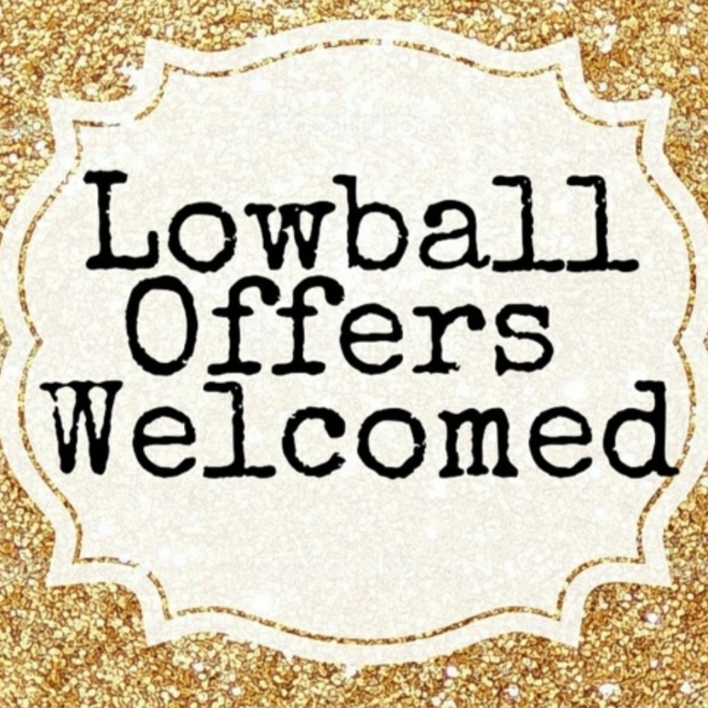 🌟CLOSET CLEAN OUT🌟LOW BALL OFFERS WELCOMED🌟